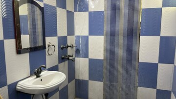 Bathroom in 2 BHK Builder Floor at RWA Apartments Sector 39, Sector 39 – for Rent
