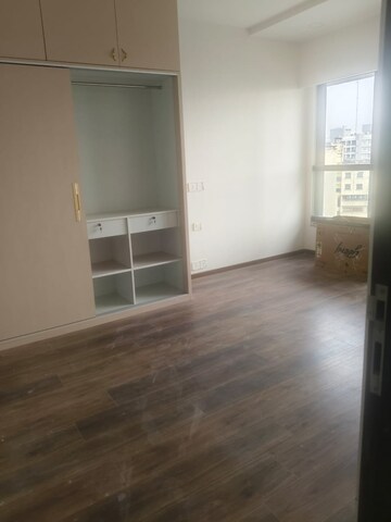 Room in 3 BHK Apartment at Adani Ten BKC, Bandra East – for Rent