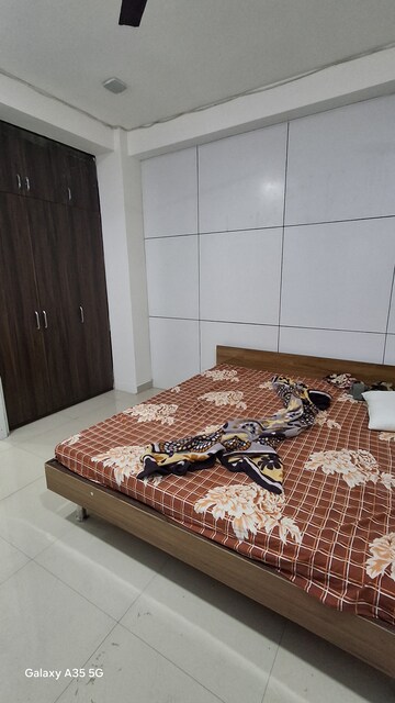 Master Bedroom in 2 BHK Apartment at Gayatri Nagar – for Rent