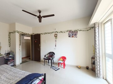 Room in 1 BHK Apartment at Mayureshwar Apartment, Vadgaon Budruk – for Sale
