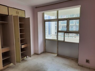 Room in 2 BHK Apartment at Ansal Valley View Estate, Gwal Pahari – for Sale