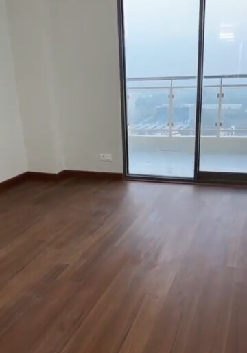 Room in 3 BHK Apartment at SKA Orion, Sector 143b – for Sale