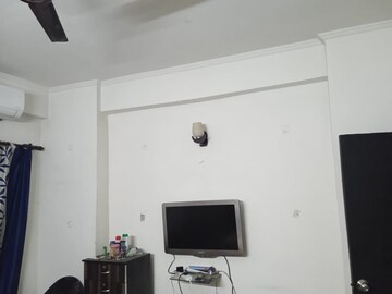 Furnished Amenities in 2 BHK Builder Floor at RWA Apartments Sector 52, Sector 52 – for Rent