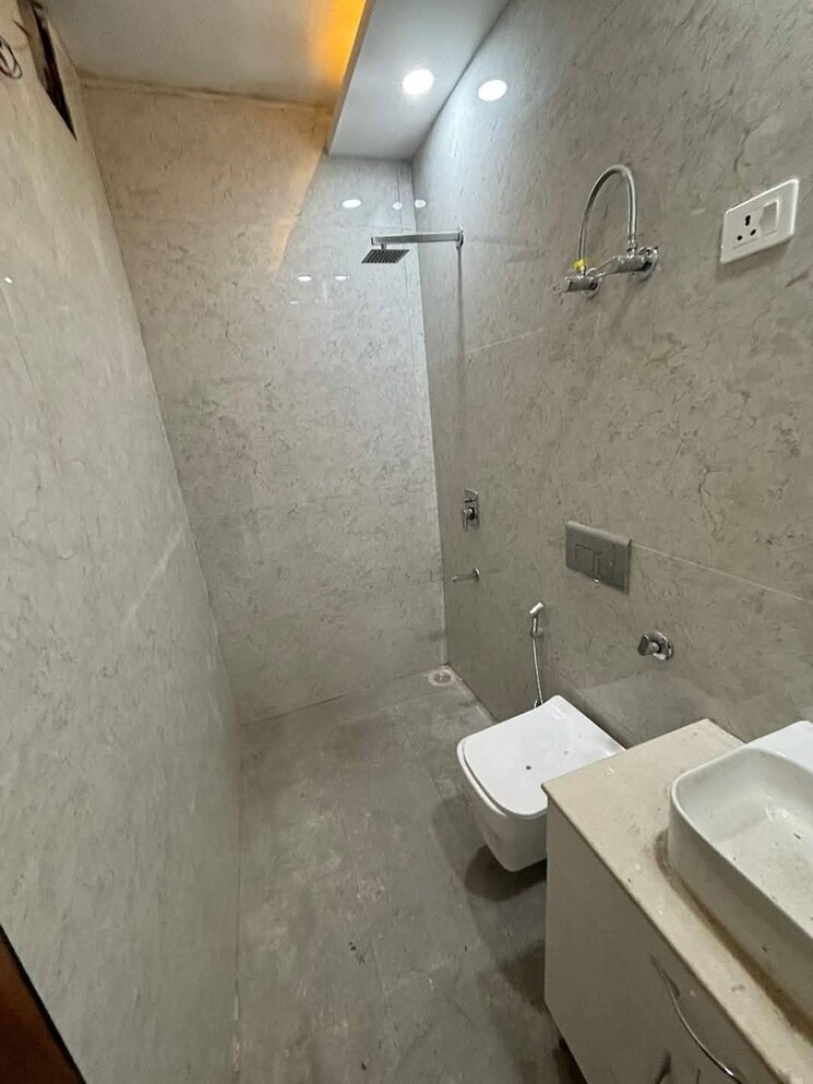 Bathroom, saket 2 Bedroom 900 Sq.Ft. Apartment In Saket Delhi 9775362