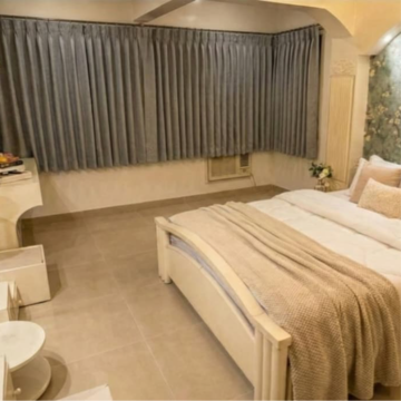 Bedroom in 1 BHK Apartment at Lokhandwala Complex, Lokhandwala Complex – for Rent