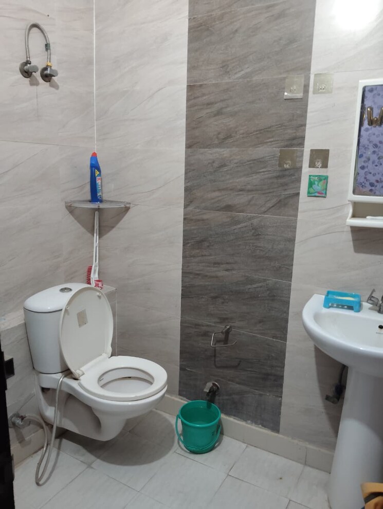 Bathroom, sector 46 3 Bedroom 2228 Sq.Ft. Independent House In Sector 46 Faridabad 9775388