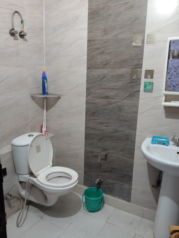 Bathroom, sector 46 3 Bedroom 2228 Sq.Ft. Independent House In Sector 46 Faridabad 9775388