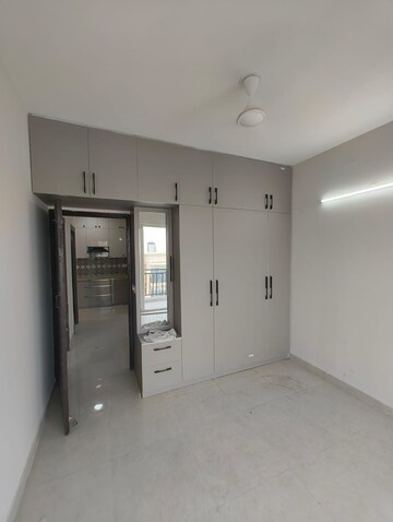 Room in 2 BHK Apartment at Signature Global Proxima, Sector 89 – for Rent