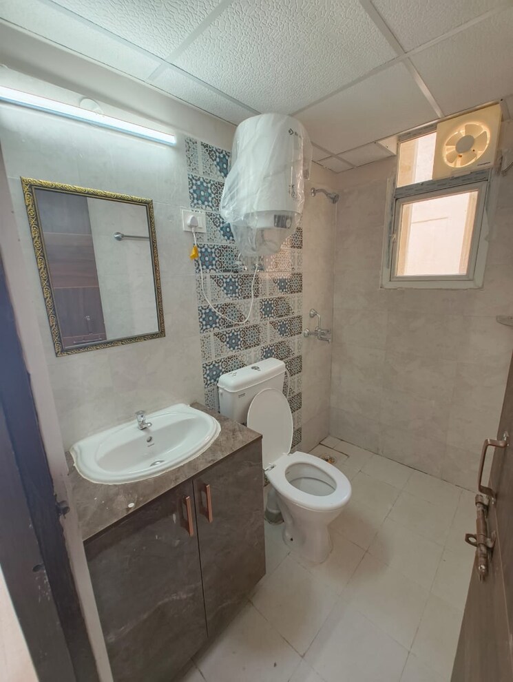 Bathroom, signature-global-proxima 2 Bedroom 674 Sq.Ft. Apartment In Sector 89 Gurgaon 9775380