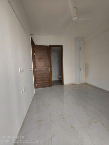 Room in 3.5 BHK Apartment at M3M Soulitude, Sector 89 – for Rent