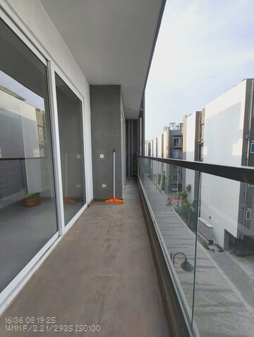 Building Lobby in 3.5 BHK Apartment at M3M Soulitude, Sector 89 – for Rent