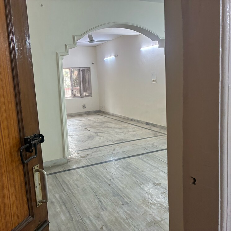 Cover Image, rajat vihar 3.5 Bedroom 2200 Sq.Ft. Independent House In Rajat Vihar Noida 9775520