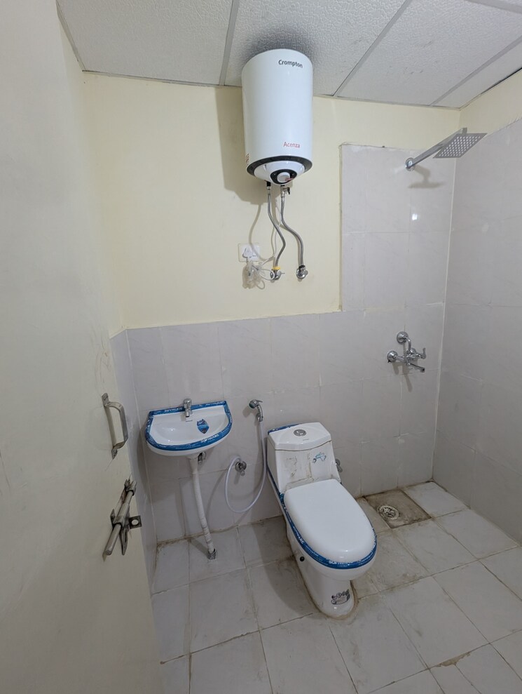 Bathroom, pyramid-elite 2 Bedroom 673 Sq.Ft. Apartment In Sector 86 Gurgaon 9775541