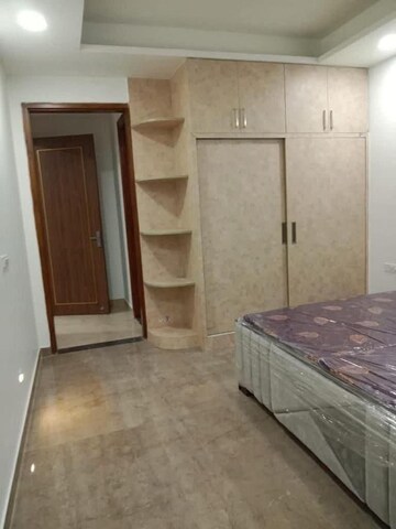 Room in 3 BHK Apartment at Saket – for Rent