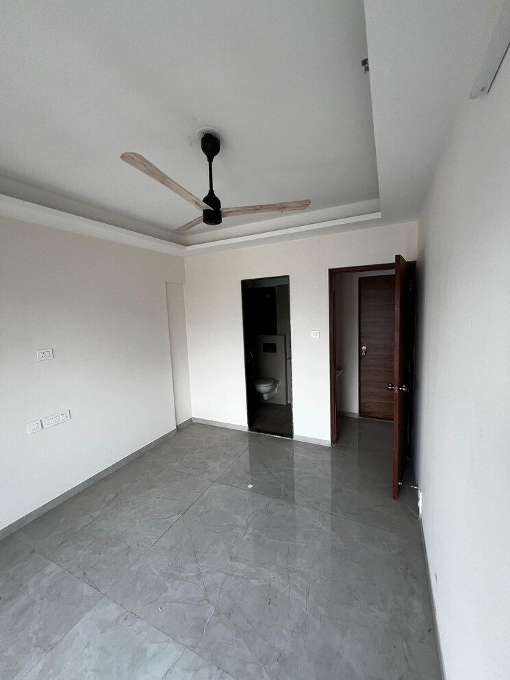 Room, je-and-vee-om-trimurti 3 Bedroom 1100 Sq.Ft. Apartment In Malad East Mumbai 9775447