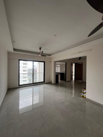 Room in 3 BHK Apartment at Je And Vee Om Trimurti, Malad East – for Sale