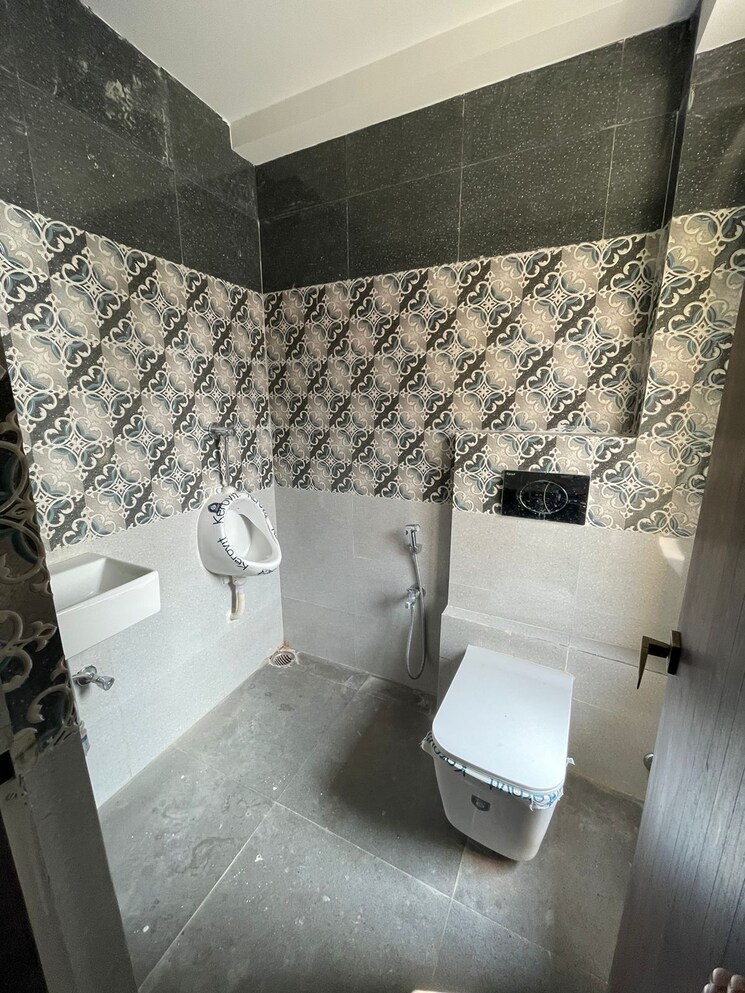 Washroom, sarat bose road Commercial Office Space 925 Sq.Ft. In Sarat Bose Road Kolkata 9775762