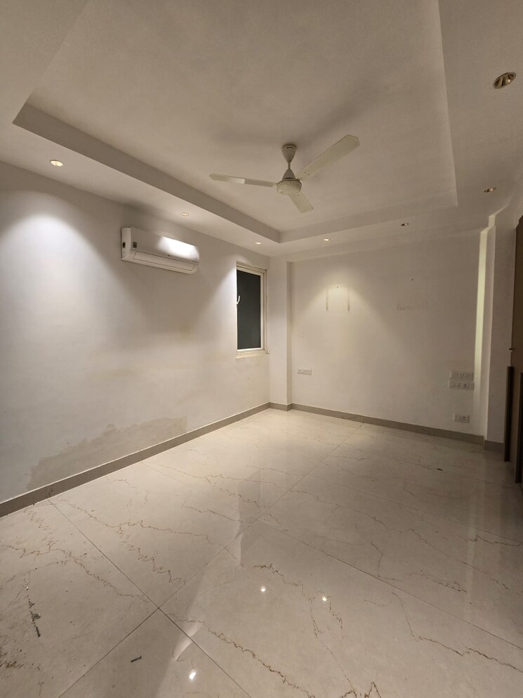 Room, as-tower 3 Bedroom 1500 Sq.Ft. Builder Floor In Sector 45 Gurgaon 9775843