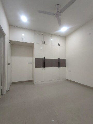 Room in 4 BHK Apartment at SARE The Grand, Sector 92 – for Rent