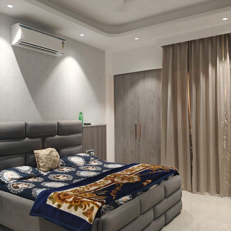 Bedroom, ansal-api-versalia 4 Bedroom 300 Sq.Yd. Builder Floor In Sector 67a Gurgaon 9776015