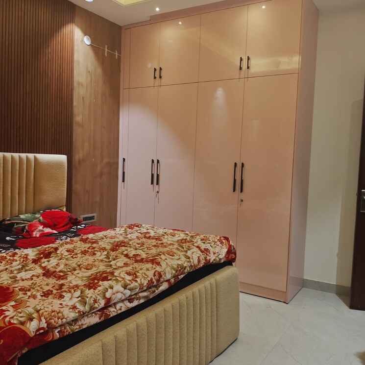 Bedroom, ansal-api-versalia 4 Bedroom 300 Sq.Yd. Builder Floor In Sector 67a Gurgaon 9776015