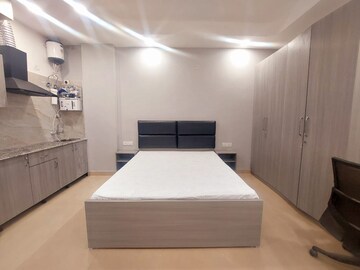 Bedroom in 4 BHK Builder Floor at Dlf Phase ii – for Sale