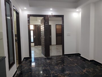 Building Lobby in 2 BHK Builder Floor at RWA Apartments Sector 73, Sector 73 – for Rent