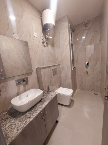 Bathroom in 4 BHK Builder Floor at Dlf Phase ii – for Sale
