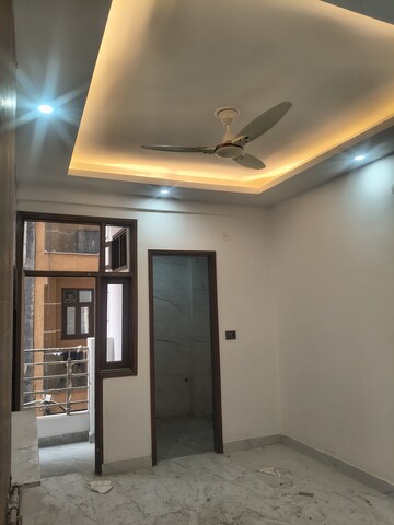 Furnished Amenities in 2 BHK Builder Floor at MM House, Sector 73 – for Rent