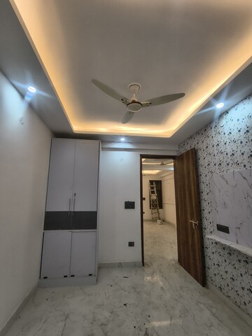 Furnished Amenities in 2 BHK Builder Floor at MM House, Sector 73 – for Rent