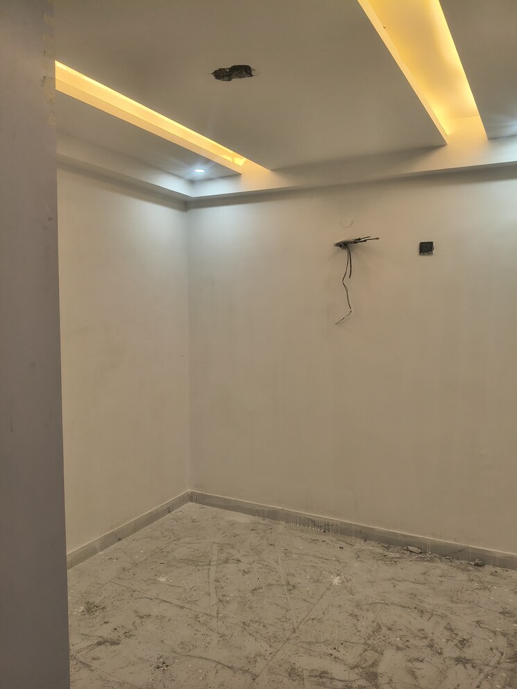 Room, mm-house 2 Bedroom 1050 Sq.Ft. Builder Floor In Sector 73 Noida 9776338