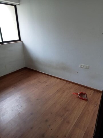 Room in 4 BHK Builder Floor at Dlf Phase ii – for Sale