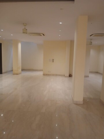 Room in 3 BHK Builder Floor at Jor Bagh – for Rent