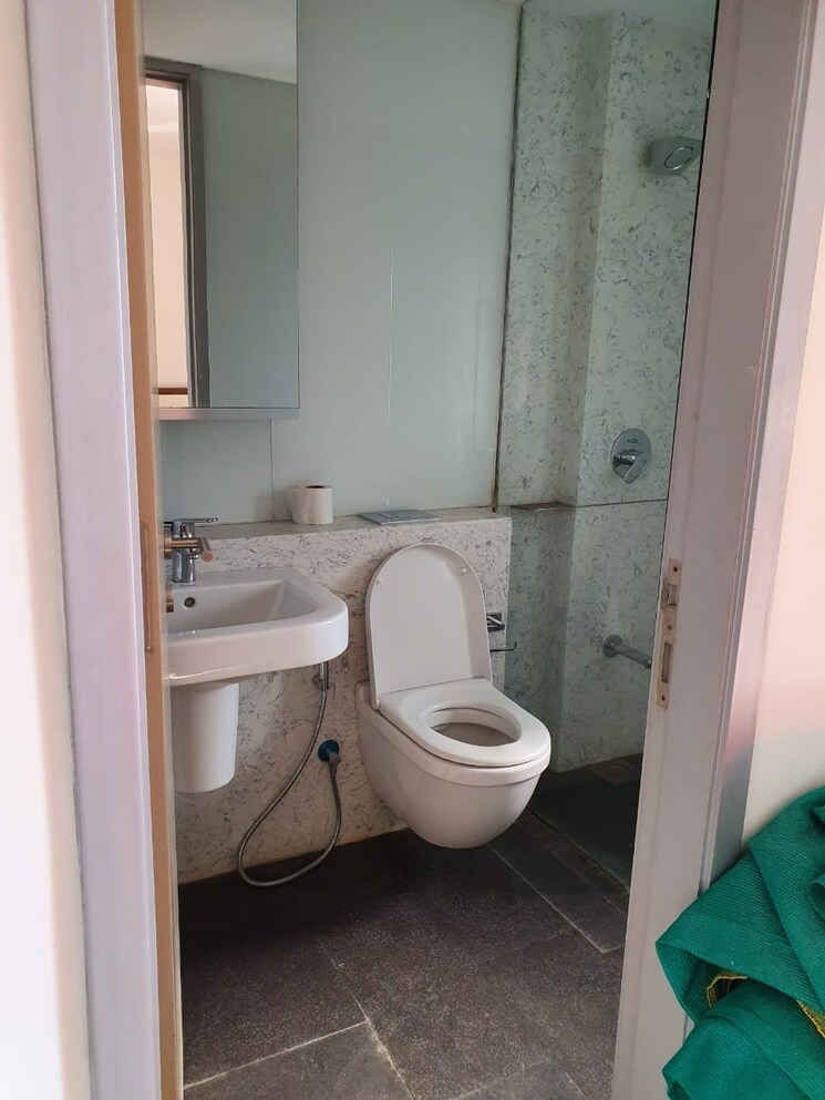 Bathroom, lodha-elisium 2 Bedroom 907 Sq.Ft. Apartment In Wadala Mumbai 9776459