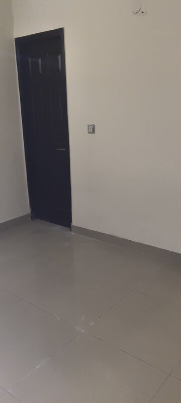 Room in 3 BHK Apartment at Ajnara Grace, Raj Nagar Extension – for Rent