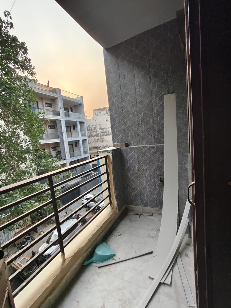 Balcony, bhogal 2 Bedroom 900 Sq.Ft. Independent House In Bhogal Delhi 9776530