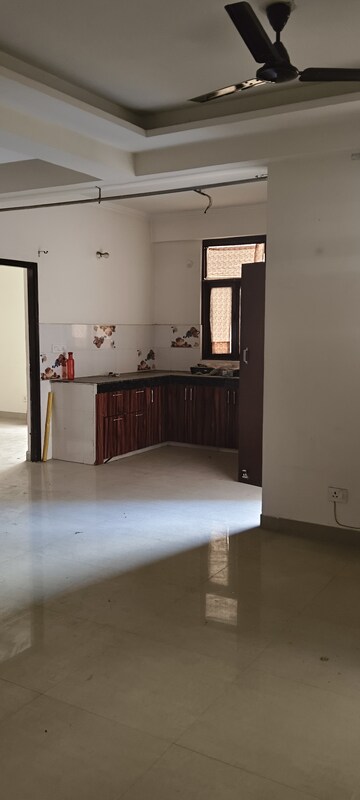 2 BHK Apartment For Rent in Shre Banke Bihari, Raj Nagar Extension