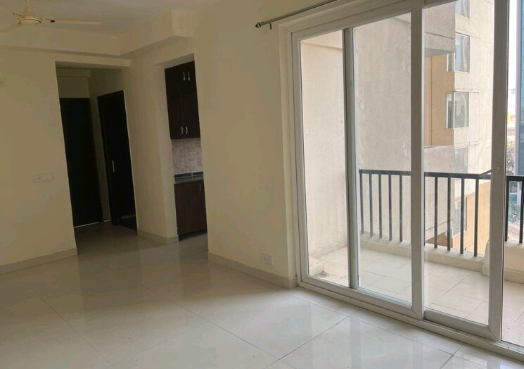 Room, amrapali-heartbeat-city 3 Bedroom 1350 Sq.Ft. Apartment In Sector 107 Noida 9776654