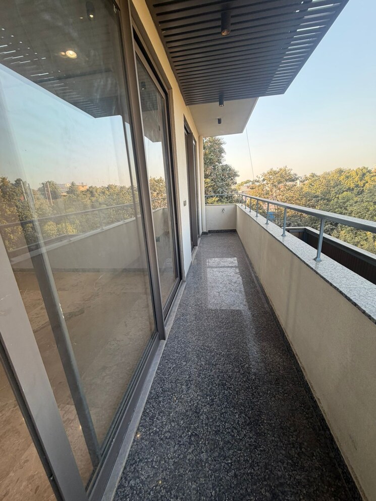 Balcony, sector 15 3 Bedroom 2000 Sq.Ft. Builder Floor In Sector 15 Gurgaon 9776715