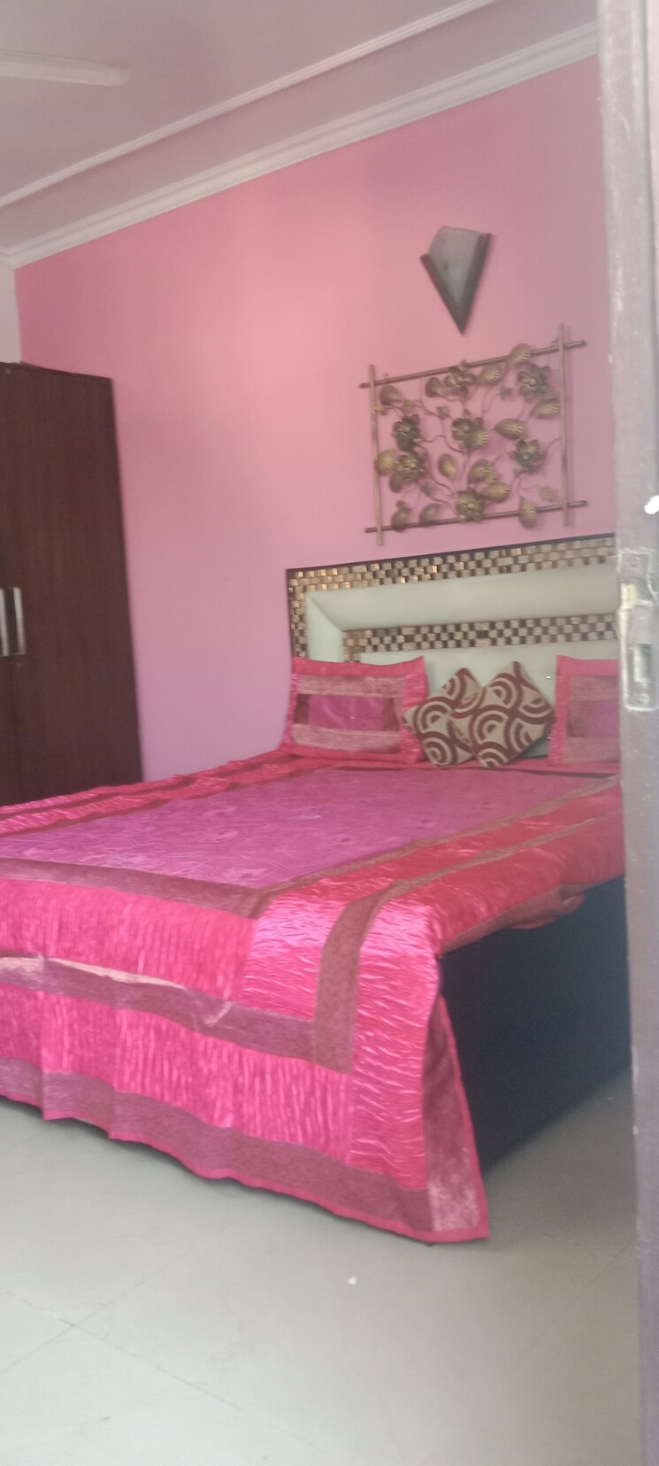 Bedroom, neb sarai 3 Bedroom 1400 Sq.Ft. Builder Floor In Neb Sarai Delhi 9777148