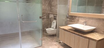 Bathroom in 4 BHK Apartment at Cunningham Road – for Rent