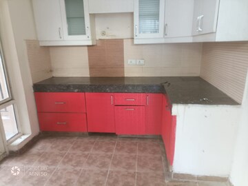 Kitchen in 2 BHK Apartment at Omaxe R2, Gomti Nagar – for Rent