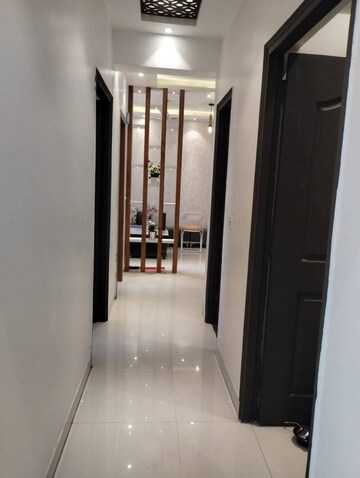 Building Lobby in 2.5 BHK Apartment at RG Luxury Homes, Sector 16b Greater Noida – for Rent