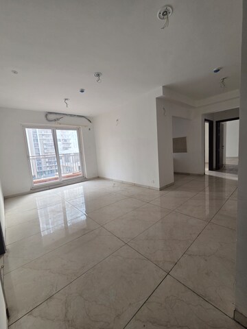 Furnished Amenities in 2 BHK Apartment at Omaxe Waterscapes, Gomti Nagar – for Rent