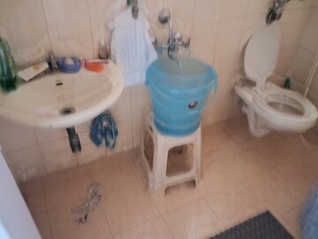 Bathroom in 3 BHK Apartment at Windsor Tower, Andheri West – for Rent