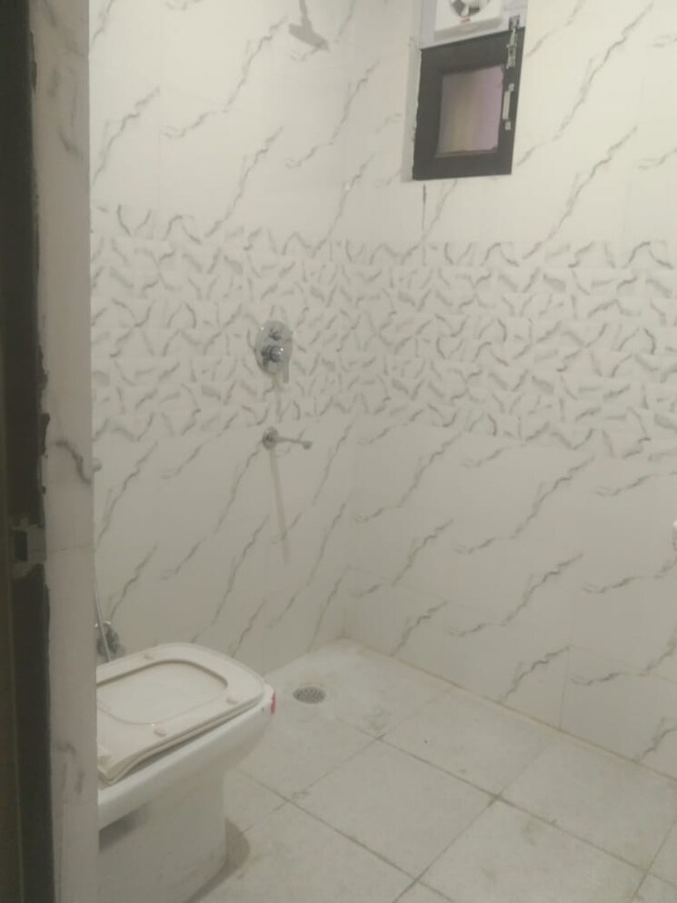 Bathroom, sunshine-helios 2 Bedroom 1100 Sq.Ft. Builder Floor In Sector 78 Noida 9778015