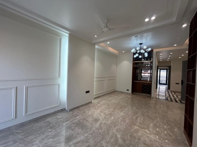 Room, greater kailash i 3 Bedroom 208 Sq.Yd. Builder Floor In Greater Kailash I Delhi 9777903