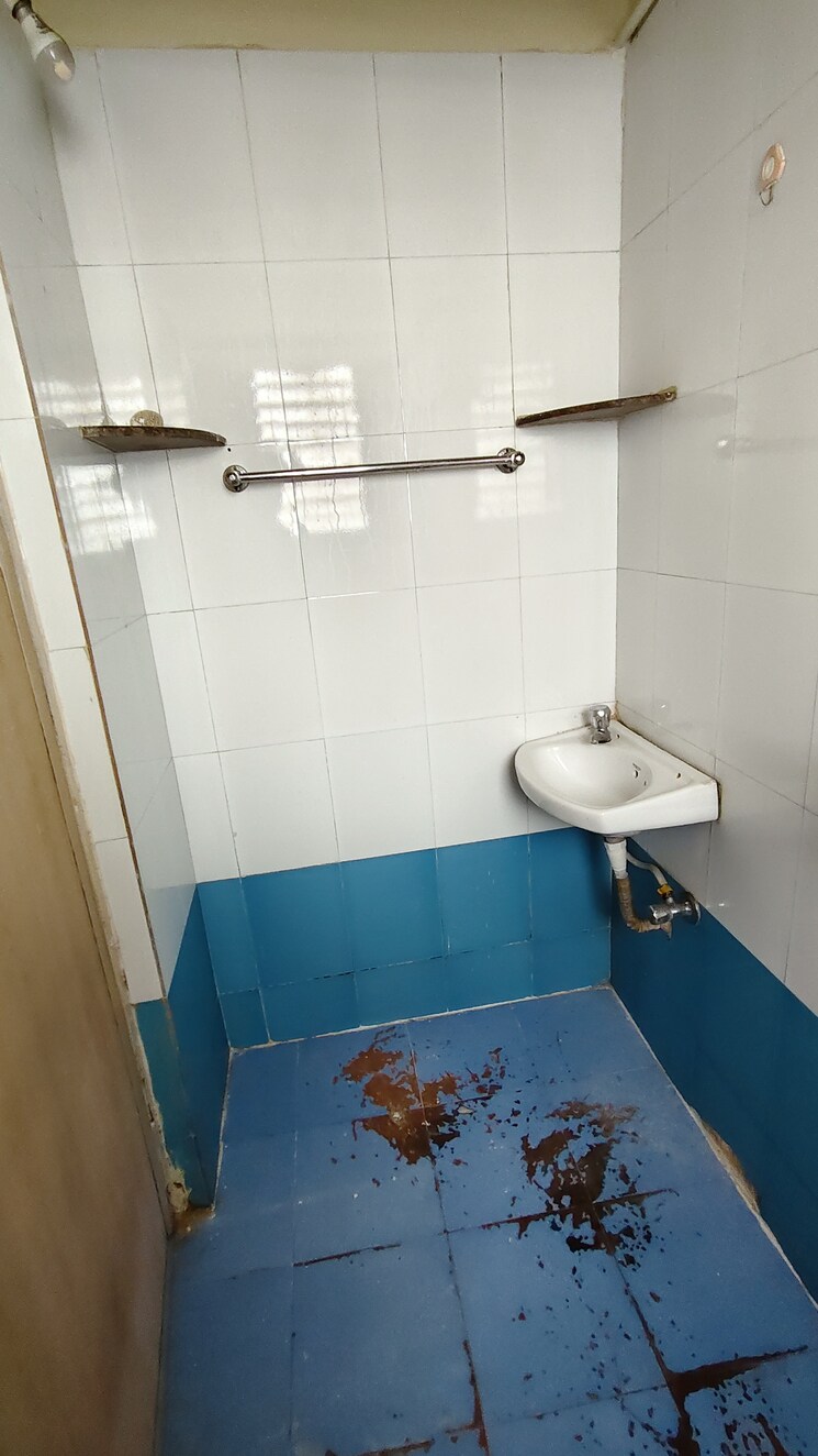 Bathroom, galande nagar 1 Bedroom 450 Sq.Ft. Apartment In Galande Nagar Pune 9778155
