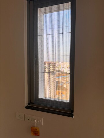 Room in 2 BHK Apartment at Kharadi Gaon – for Rent