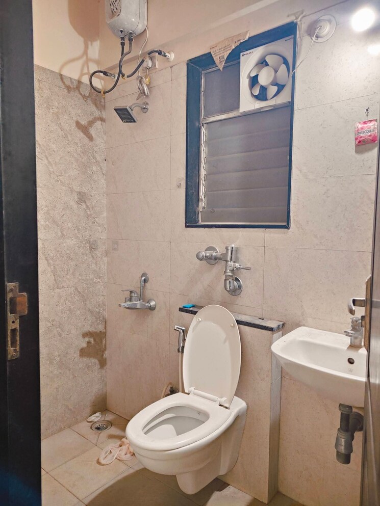 Bathroom, nyati-elan 2 Bedroom 780 Sq.Ft. Apartment In Wagholi Pune 9778171